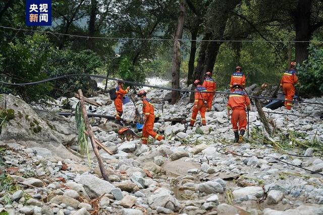 四川康定山洪泥石流灾害已致12人遇难、15人失联