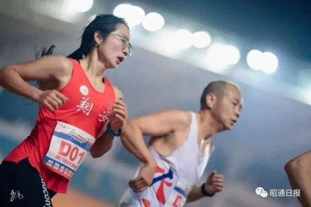 业余选手更快！马拉松大众组女子冠军，成绩超过中国队2位奥运选手