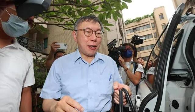 台媒：柯文哲身陷政治献金风暴，民调显示民众党支持率跌至13.8%