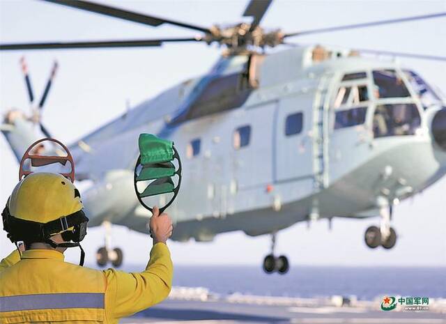 铁翼飞旋海天间——海军航空兵某团多课目训练影像