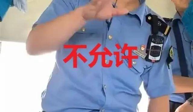 男子把卧铺让给妹妹被拒？网友吵翻，12306回应