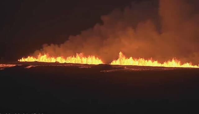 冰岛雷恰角半岛火山再次喷发