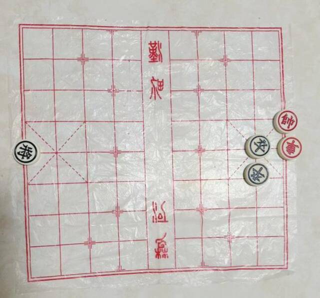 （中国象棋残局李微敖/摄）