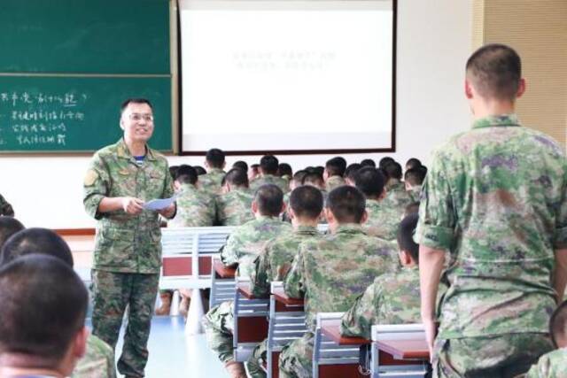 @全体军校教员，这份祝福请查收