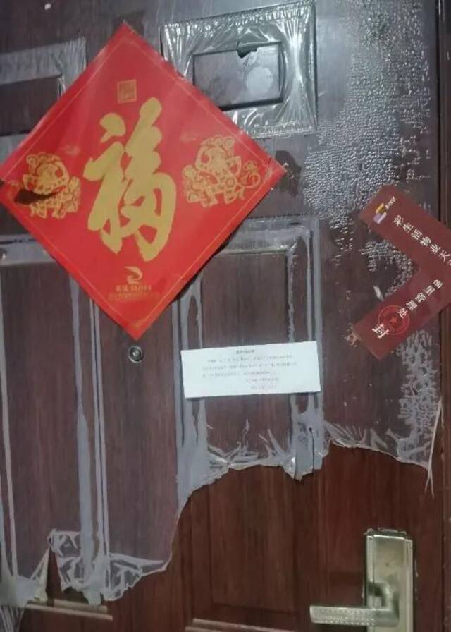 西安一小区群租房凌晨起火 “消防通道不畅，消防员爬楼灭火”