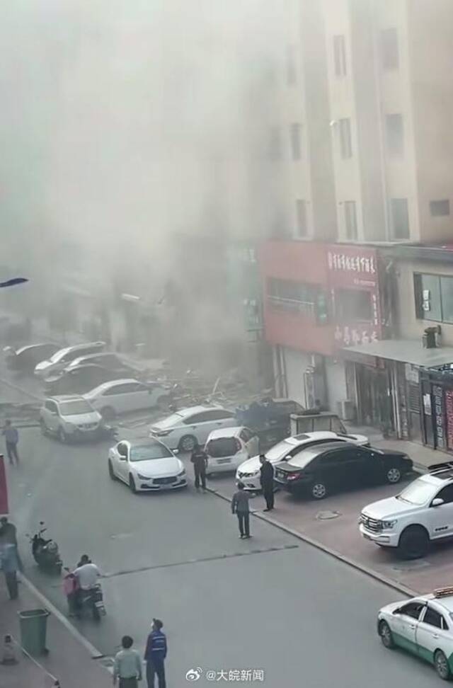 辽宁营口一门市突发爆炸 目击者发声