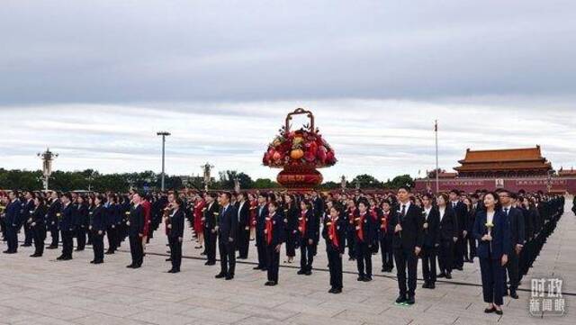 时政新闻眼丨什么是庆祝共和国华诞的最好行动？习近平总书记这样回答