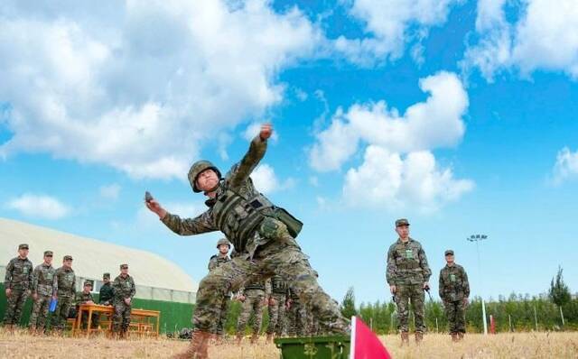 速度与激情！武警军营运动会现场超燃