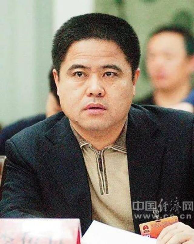 查封房产1021处！李传良案细节：54岁辞职后外逃、曾举报市委书记