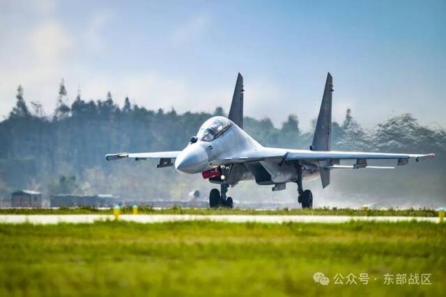 仗怎么打，兵就怎么练！看空军航空兵在云端之上激烈对抗