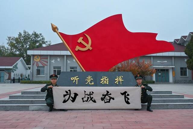 全国各地军校学员发来的特别祝福：人民空军生日快乐！