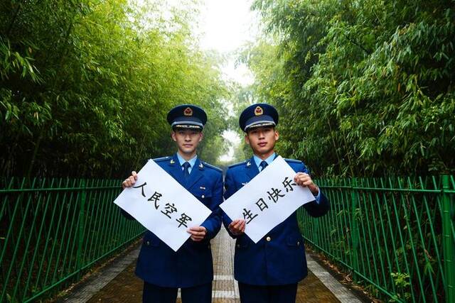 全国各地军校学员发来的特别祝福：人民空军生日快乐！