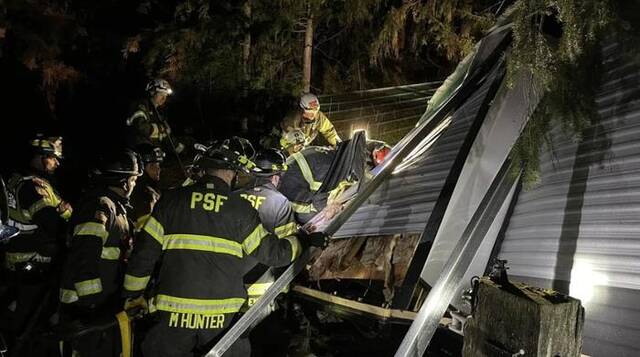 “炸弹气旋”席卷美国西北部 至少2人死亡 超50万户停电